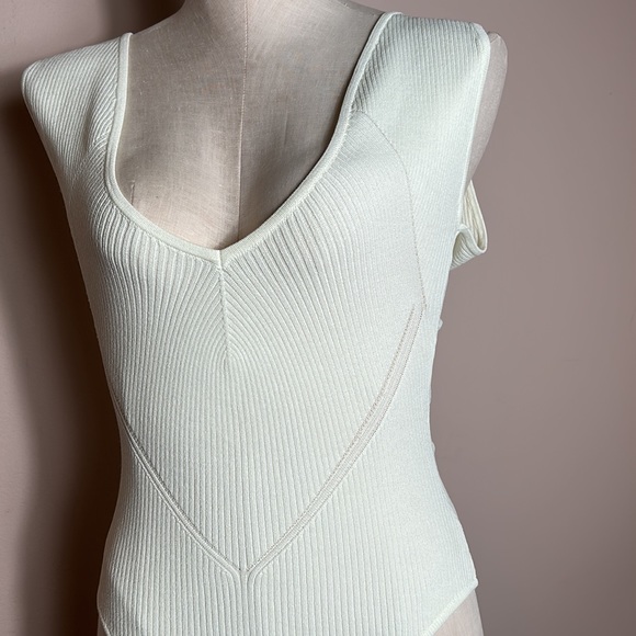 Kendall + Kylie Ivory Ribbed Bodycon Tank Top size S- NWT - Picture 10 of 14